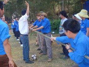 Thăm địa đạo Đám tóa, giao lưu chi đoàn xã Bình Châu - năm 2012